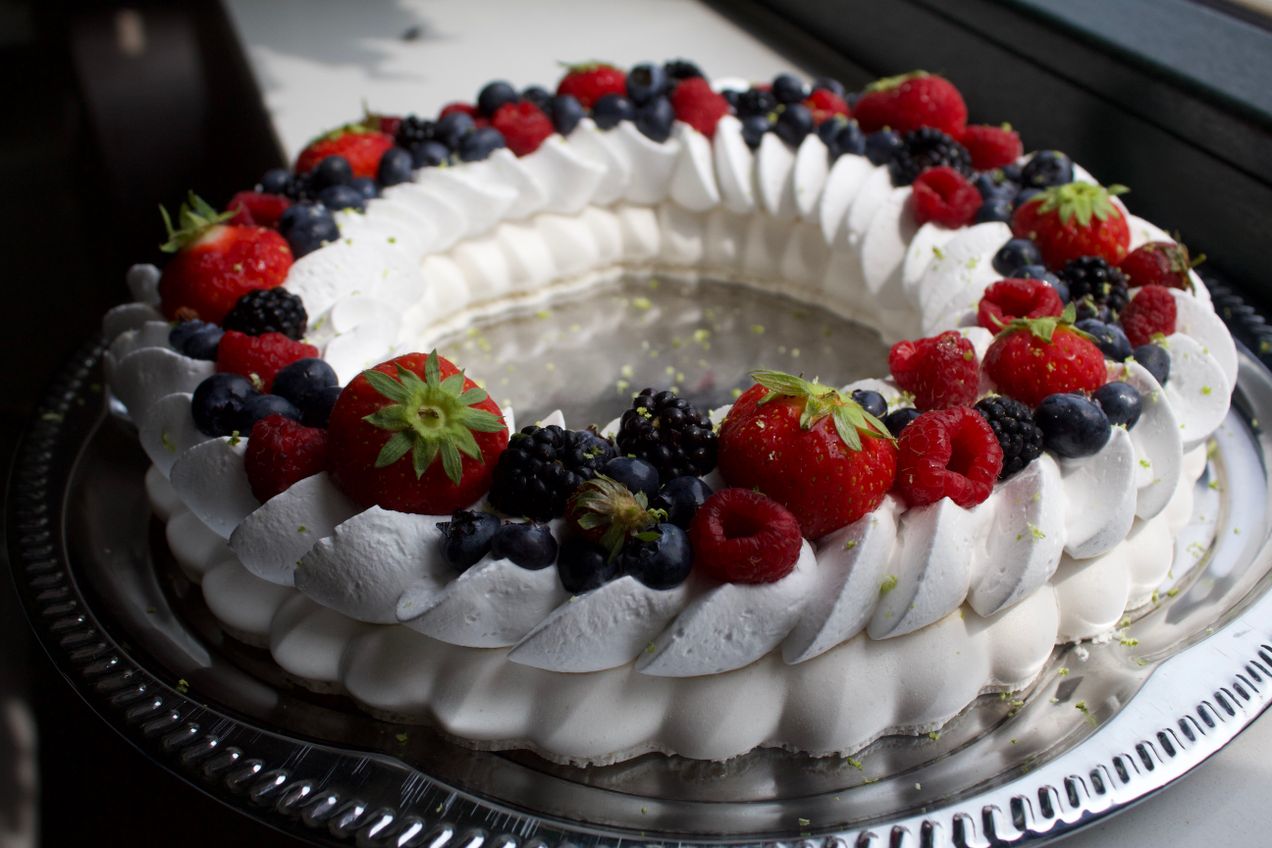 Pavlova aux fruits rouges