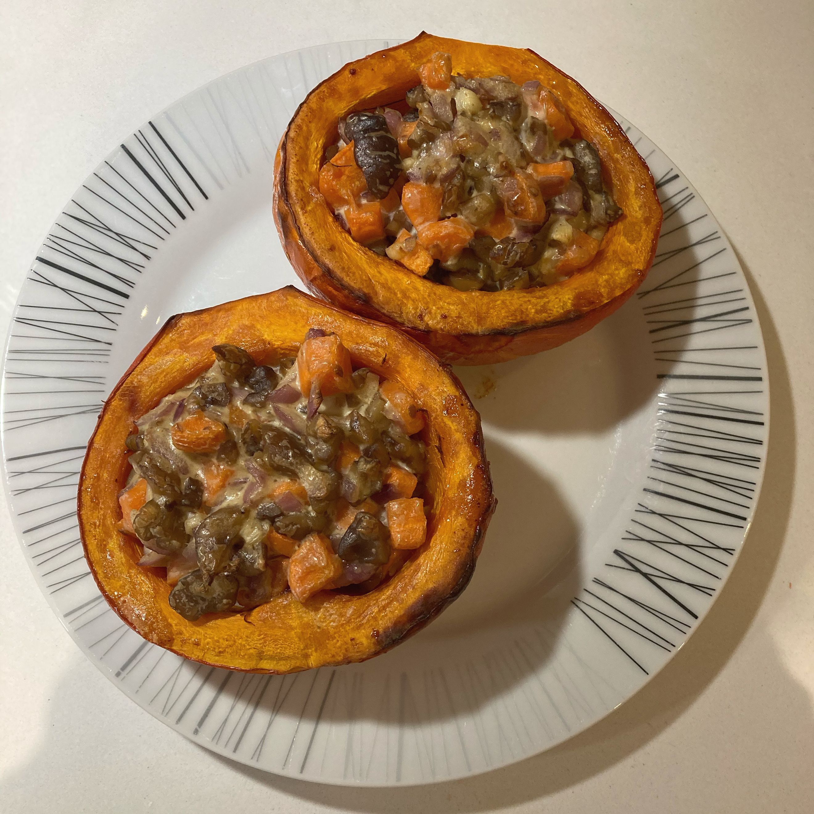 Potimarron farci à la carotte, aux marrons et noisettes